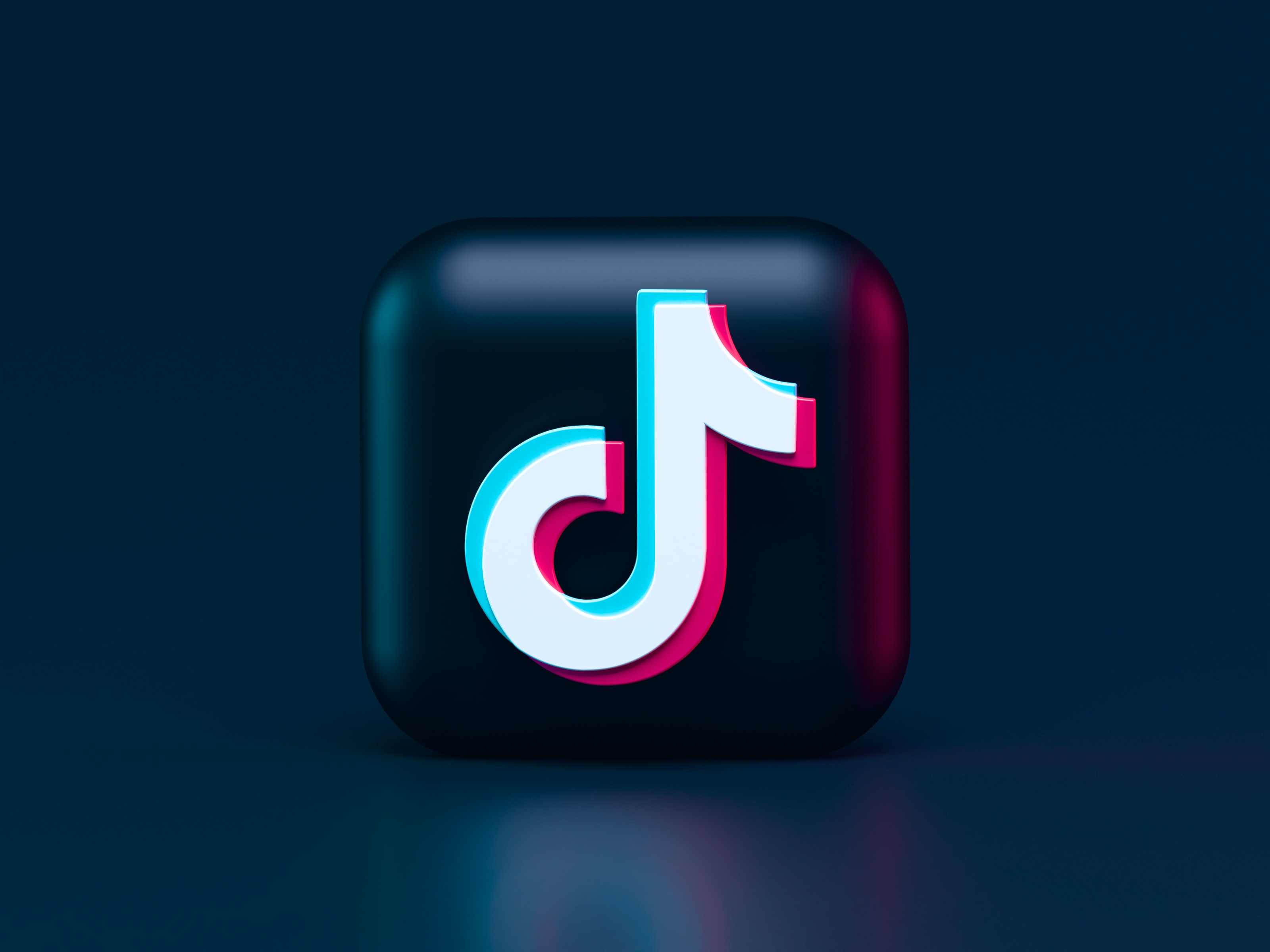 Apple запретила TikTok обходить систему запрета отслеживания действий пользователей