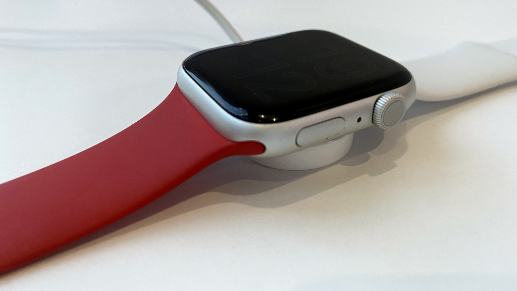После 5 лет с Apple Watch захотелось вернуться к обычным часам. Что произошло