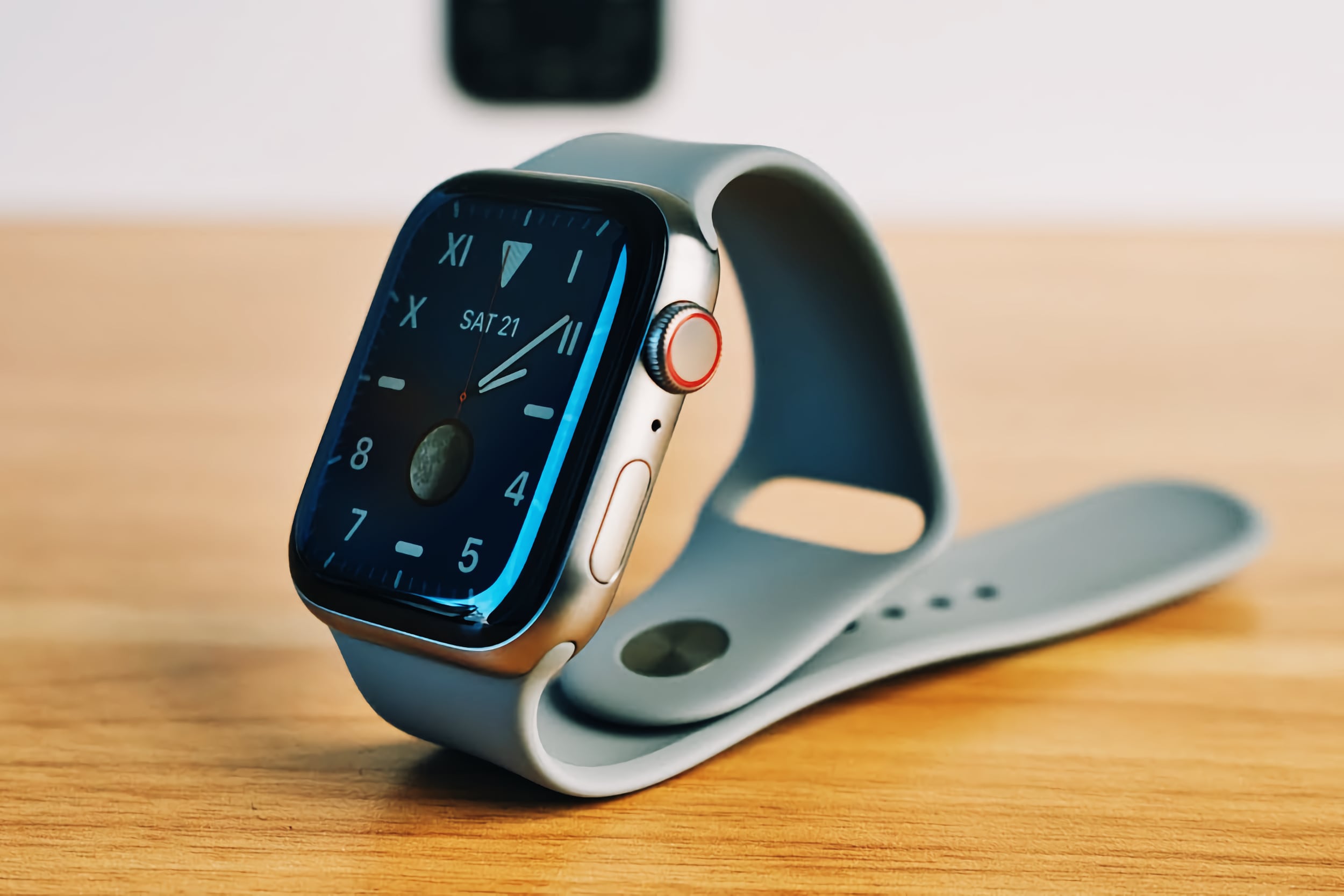 У Apple закончились титановые Apple Watch Series 6. Ждём Series 7