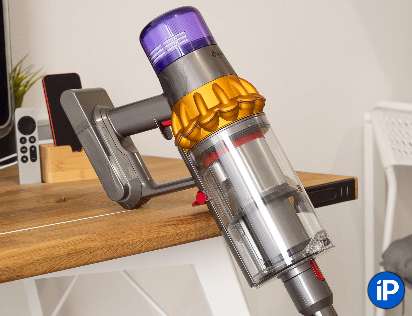 Дайсон v 15. Dyson v15. Dyson v15 absolute. Пылесос Dyson v15 detect absolute. Dyson Cyclone v15 absolute.