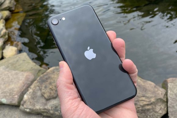 Превосходство нового SE над популярным XR с невероятным отрывом