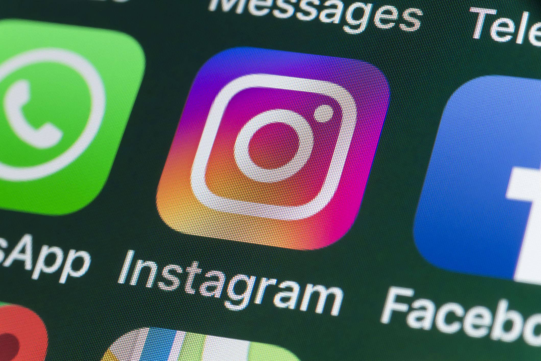 Instagram и WhatsApp сломались и не загружаются по всему миру