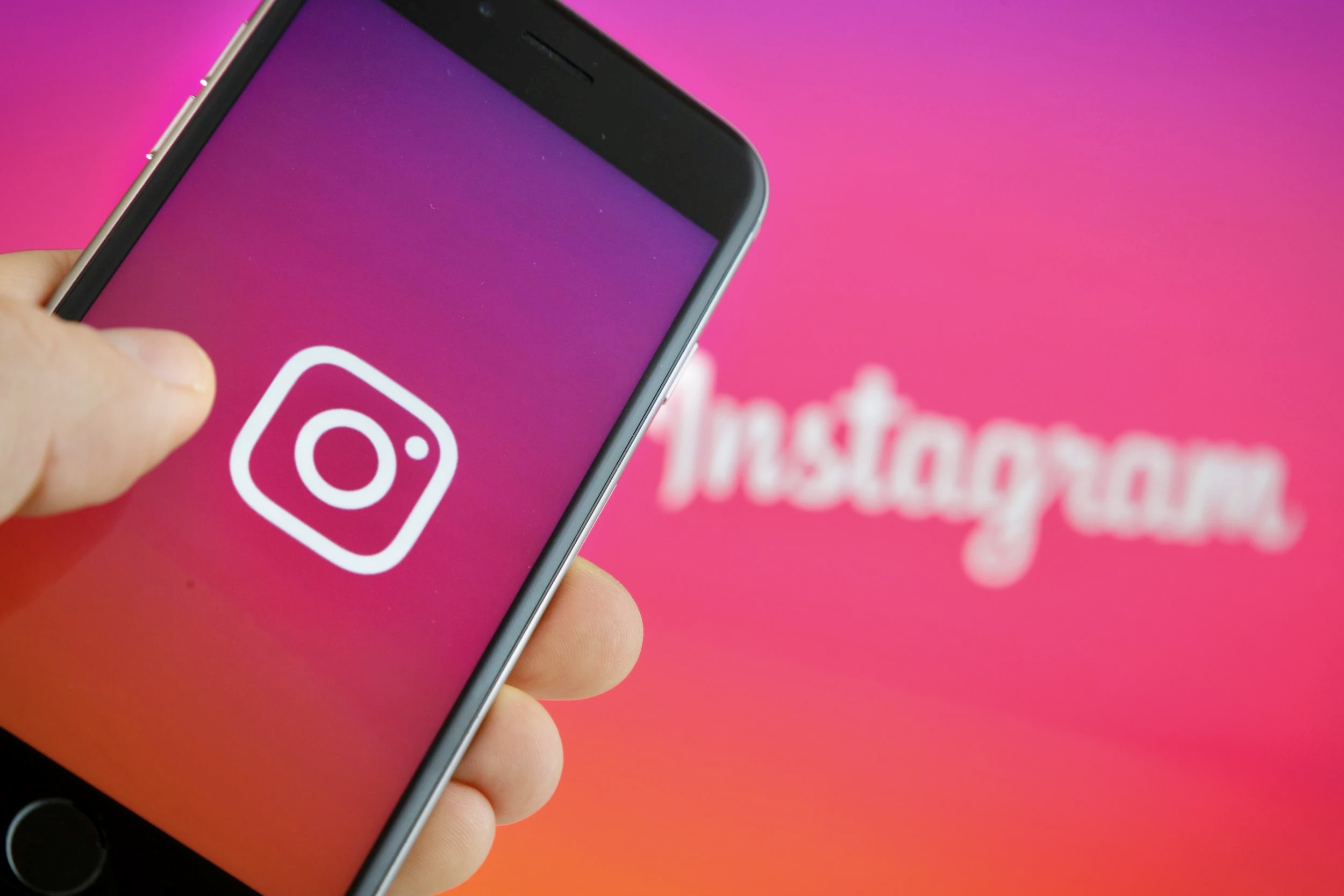 Instagram снова перестал работать в России и мире. 