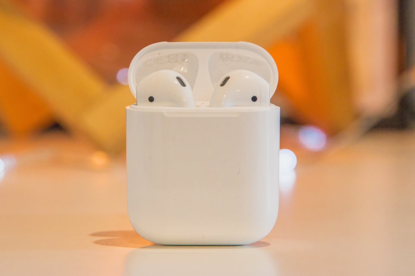 Apple снизила цену на AirPods 2-го поколения