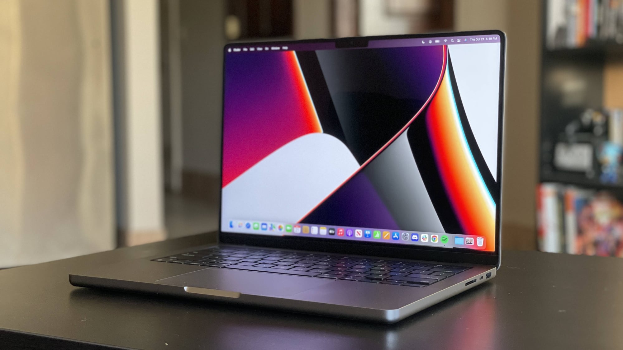 В США арестовали украинского хакера, который украл чертежи MacBook Pro с M1 Max и требовал $50 млн от Apple
