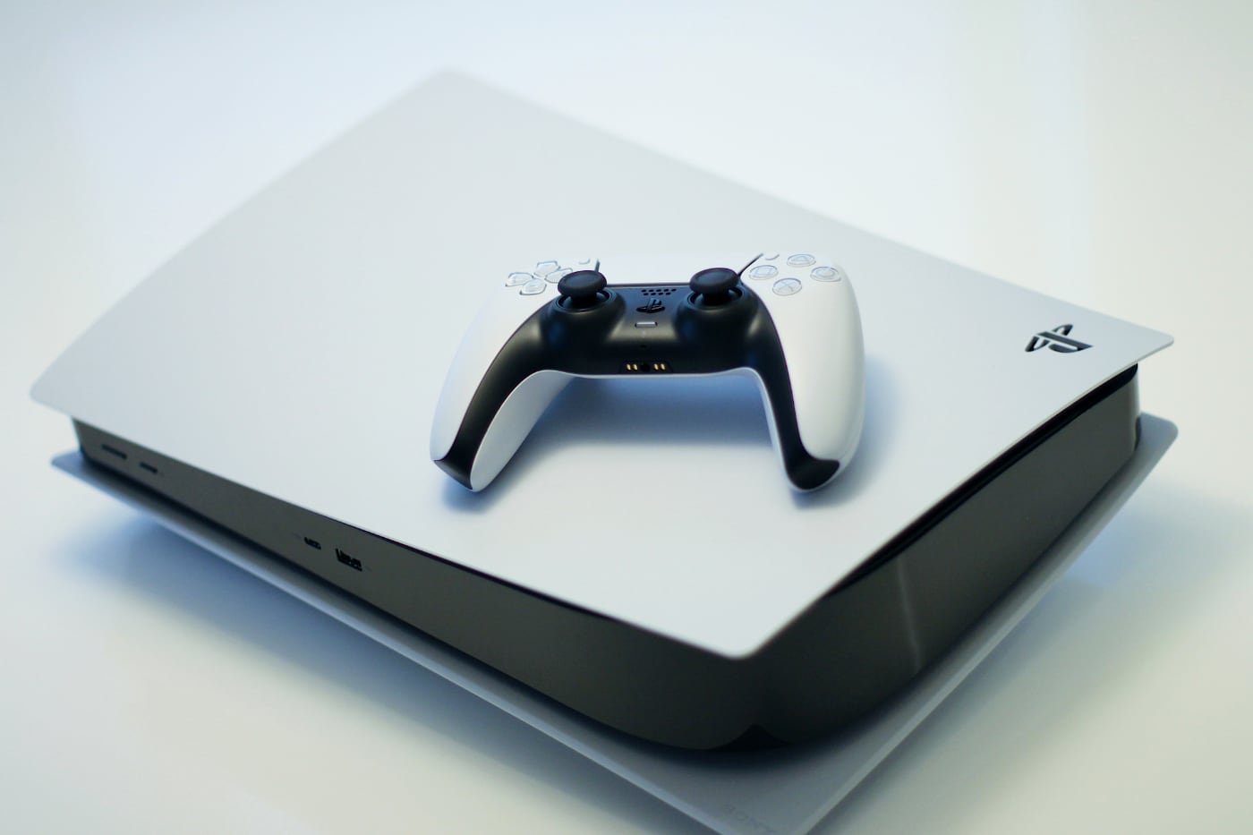 Sony сократила производство PlayStation 5 из-за нехватки микросхем