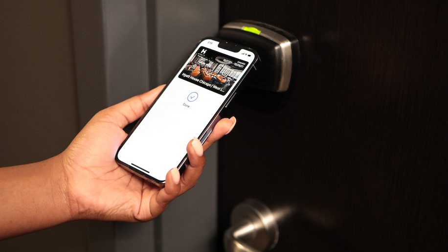 Отели Hyatt первыми ввели электронные ключи от номеров с поддержкой Apple Wallet
