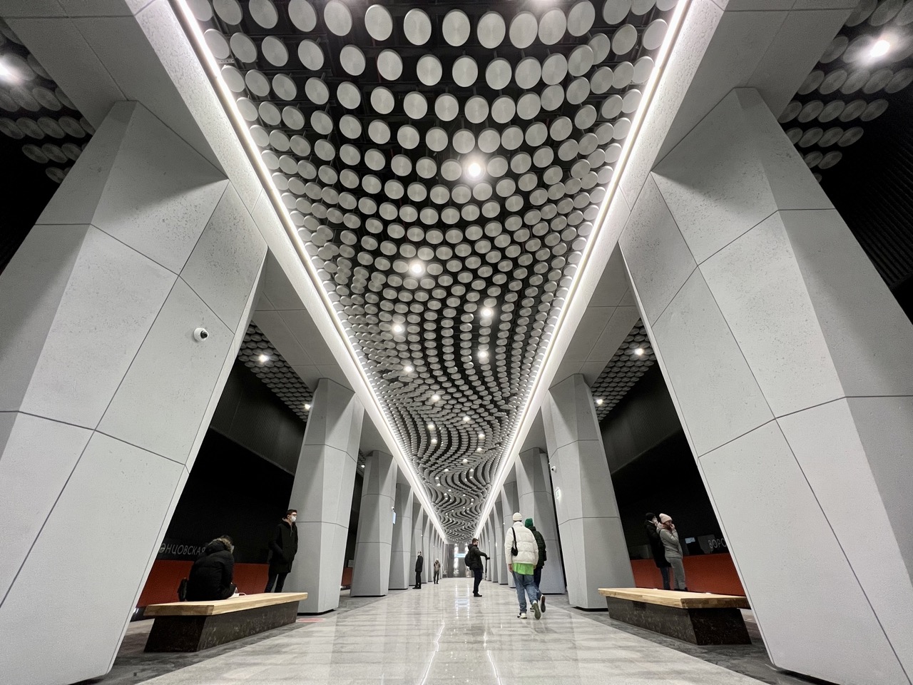 В Москве открылись 10 станций Большой кольцевой линии метро. Удивился, насколько красиво