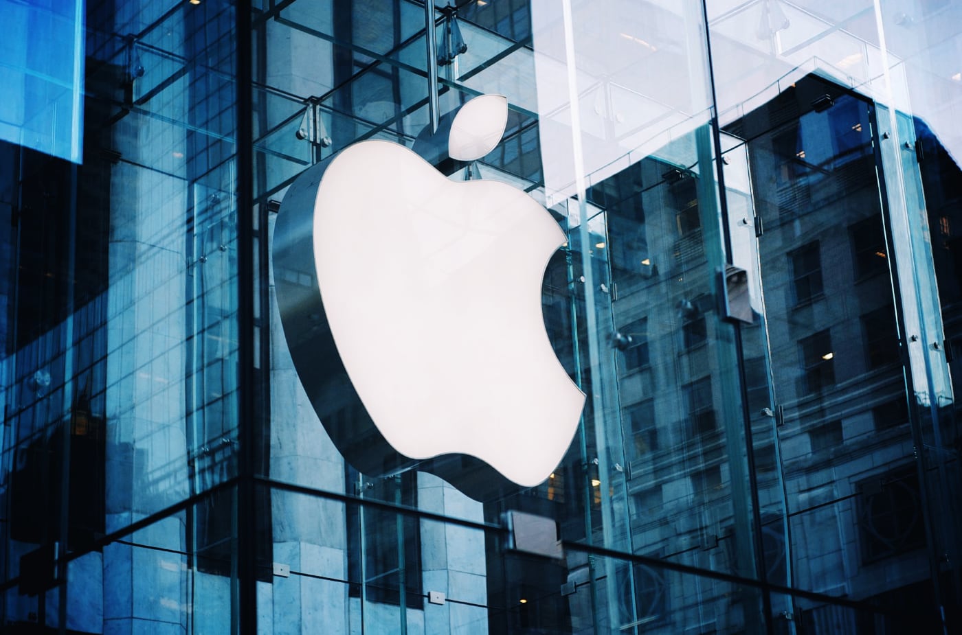 Apple сообщила о рекордном доходе в четвертом квартале 2021 года. 123 миллиарда долларов!