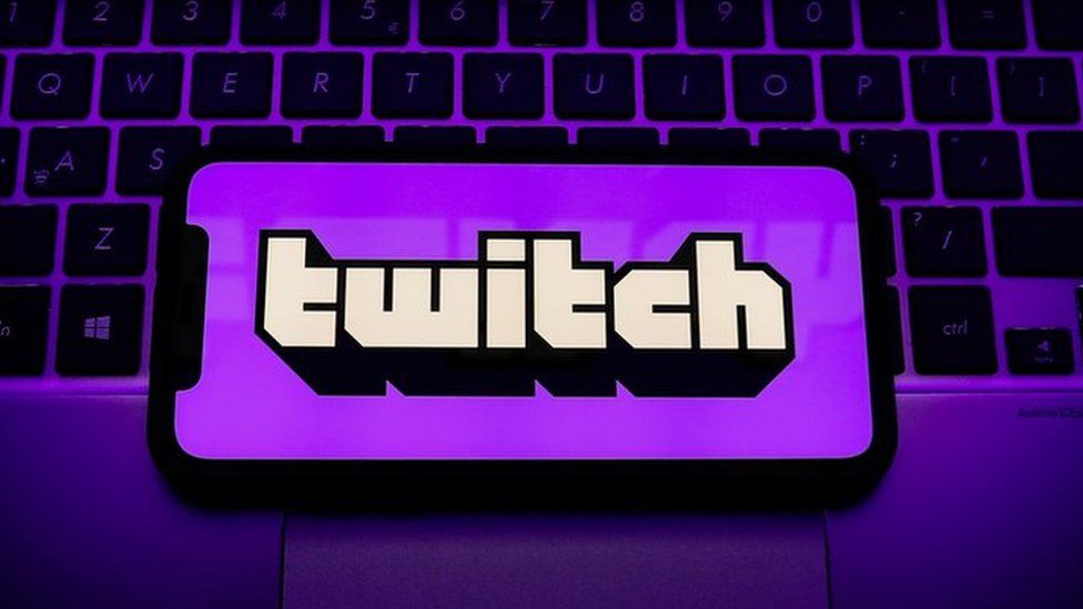 Twitch и OnlyFans перестали платить российским пользователям на счета санкционных банков
