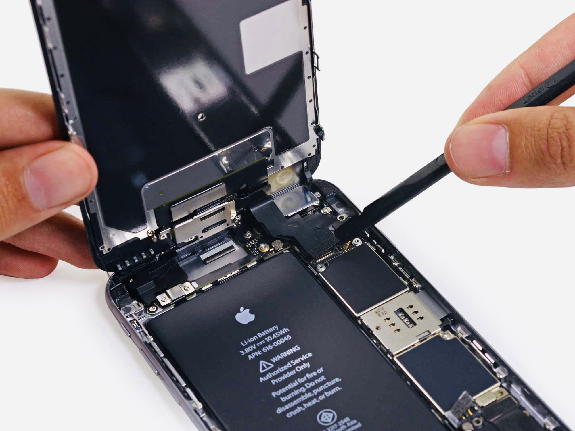 Авторизованные сервисные центры Apple в России перестали принимать устройства на негарантийный ремонт