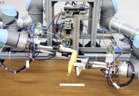 В Токио изобрели робота, который чистит банан за три минуты. Это гораздо серьёзнее, чем вы думаете