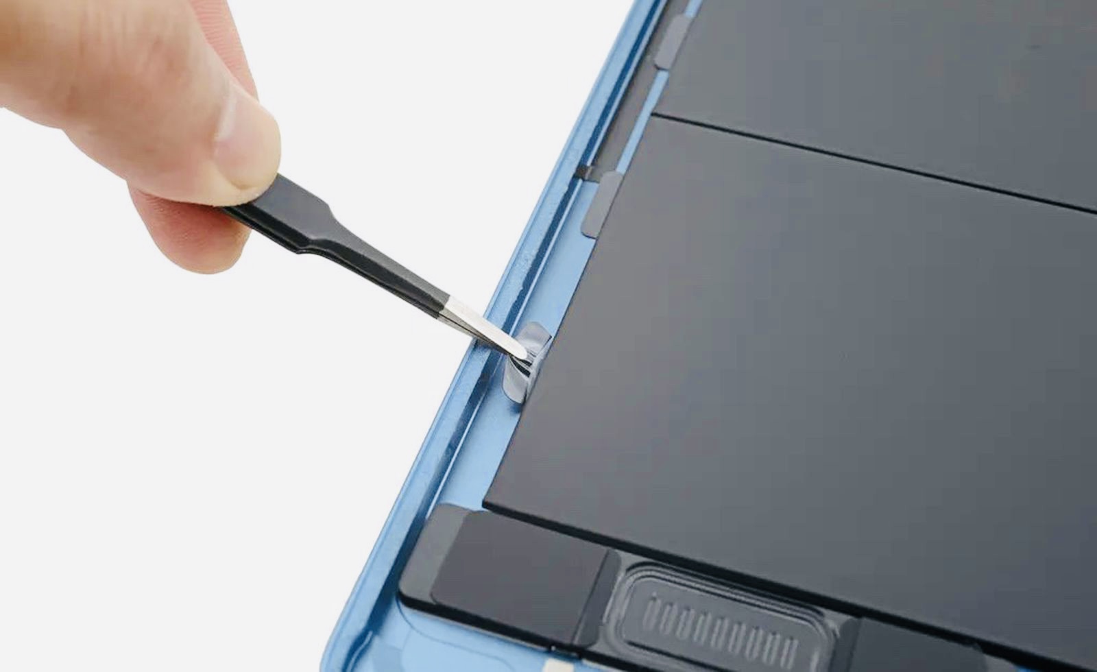 В iPad Air 5 упростили замену аккумулятора