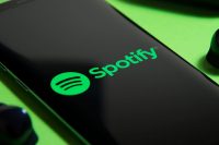 Spotify потерял 2,1 млн подписчиков после ухода из России
