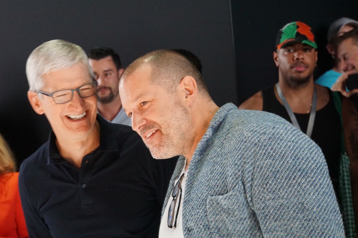 Джони Айв ушел из Apple после разногласий с Тимом Куком из-за дизайна Apple Watch