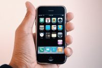 Стив Джобс хотел отказаться от физического слота для SIM-карты ещё в первом iPhone, за годы до появления eSIM