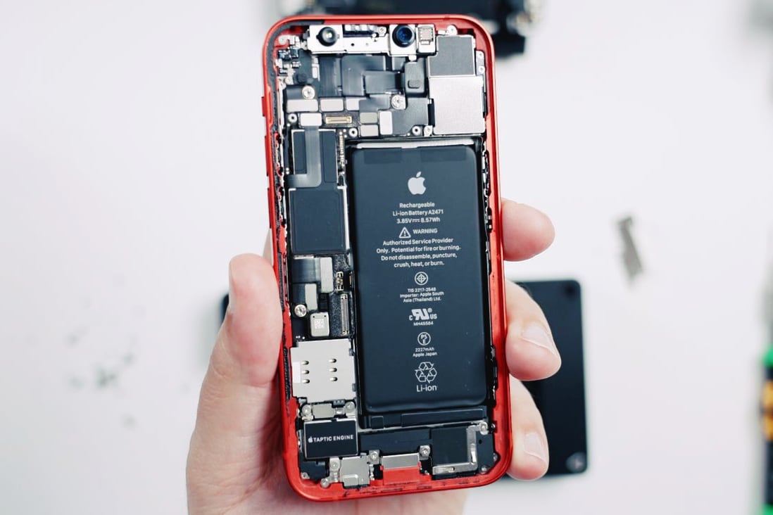 Известия: Авторизованные сервисные центры Apple сообщили о дефиците запчастей для iPhone