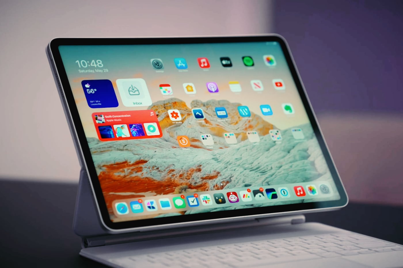 Apple разрабатывает 14-дюймовый iPad Pro с процессором M2