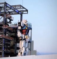 В Японии показали гигантского робота Gundam RX-78 высотой с многоэтажный дом. Он ещё и двигается!