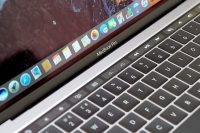Apple добавила 8 Mac в список устаревших продуктов. Среди них первый MacBook Pro с Touch Bar