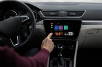 Приложение МТС Music теперь доступно в Apple CarPlay и Android Auto