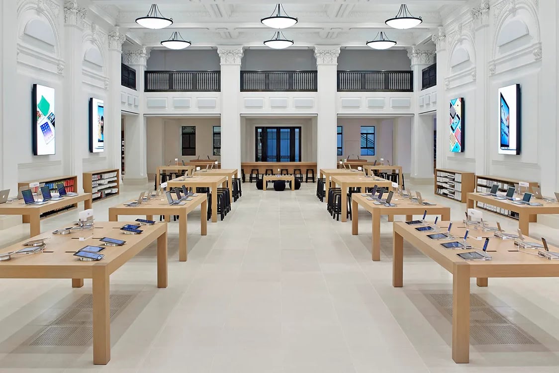 В Австралии прошла первая в истории забастовка в Apple Store. Сотрудники требовали увеличения зарплаты