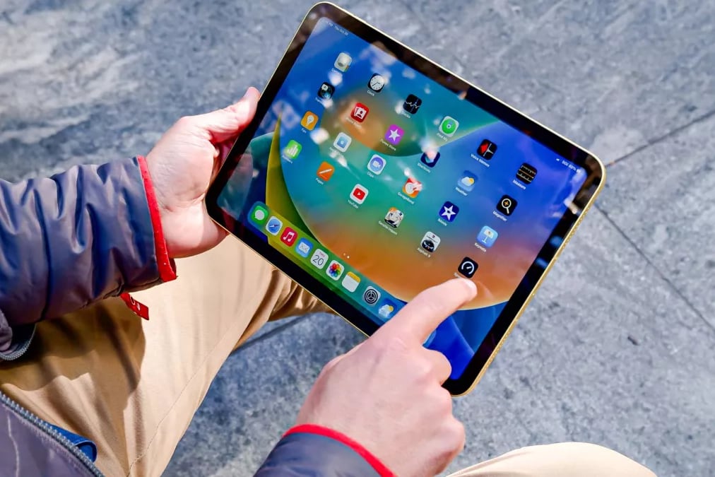 Вышли первые обзоры iPad 10-го поколения. Очень странный, совсем не народный планшет