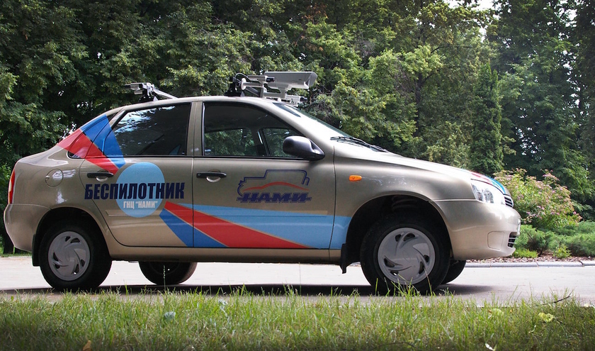Путин: на трассе Москва-Петербург проведут эксперимент с беспилотными авто