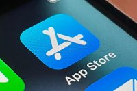 На Авито активно предлагают установить банковские приложения, удаленные из App Store. Это можно сделать бесплатно