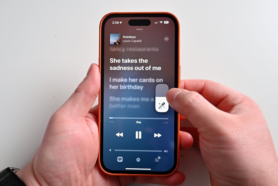Почему режим караоке в Apple Music не работает на старых iPhone и iPad