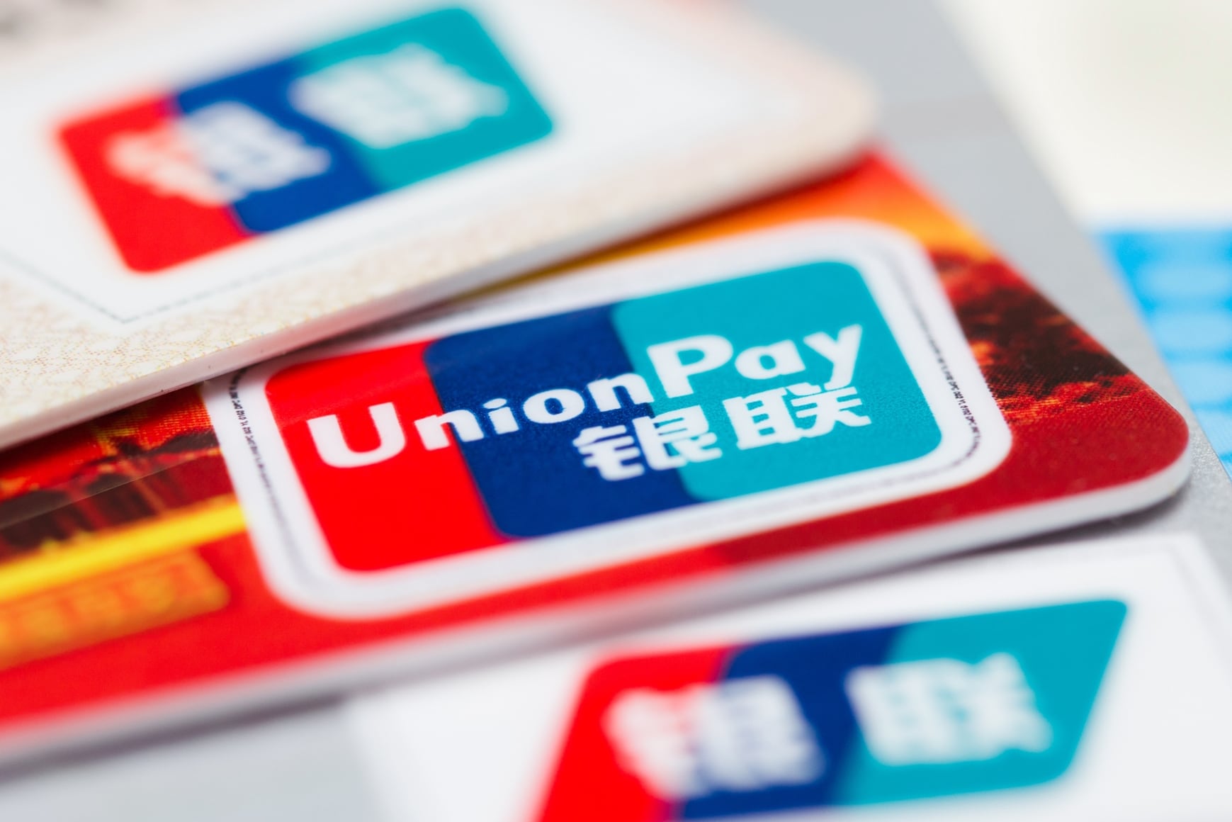 UnionPay ввела лимит на снятие наличных с российских карт за рубежом. 500 тысяч рублей в день