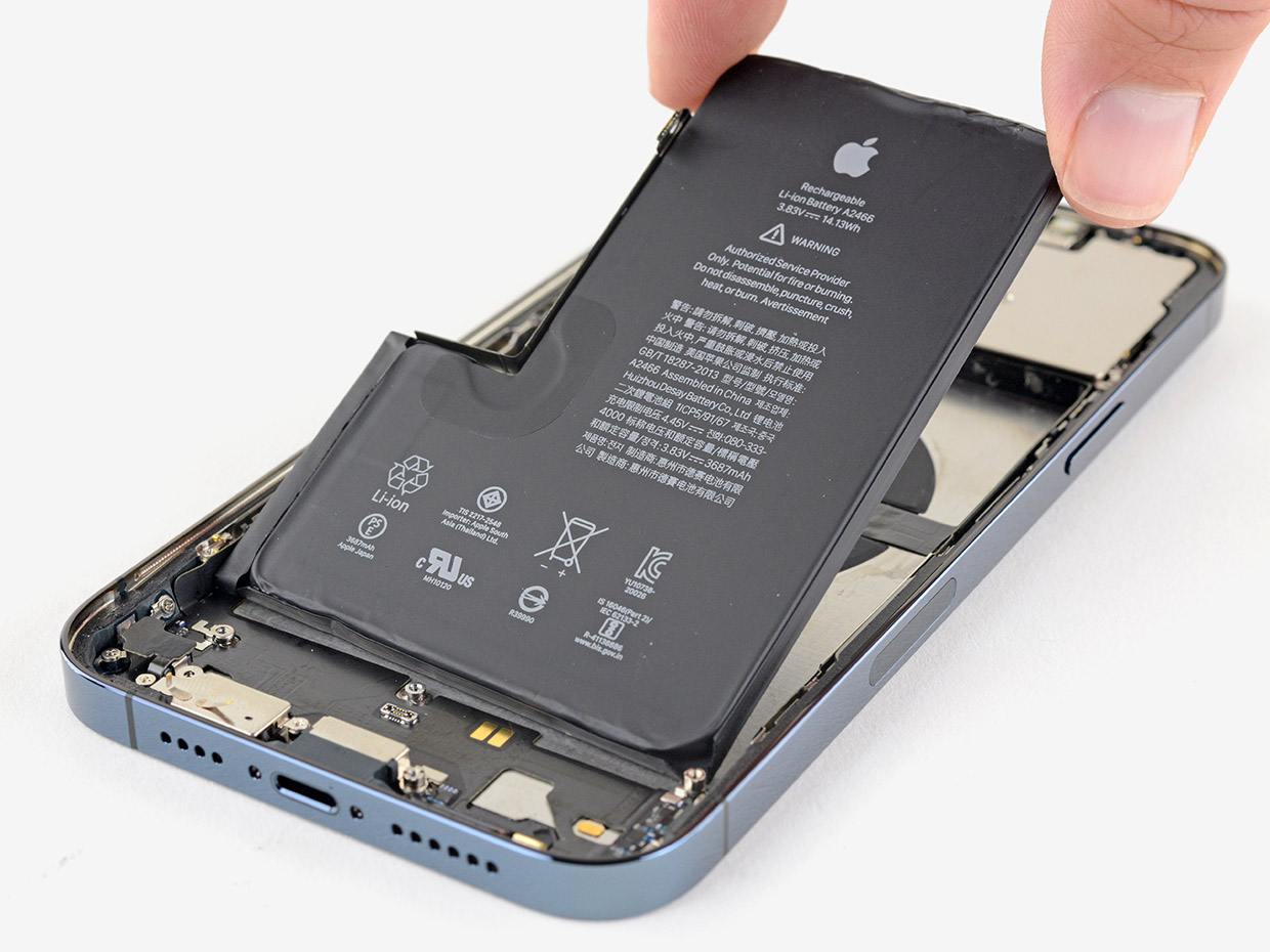 У iPhone 13 Pro Max сильно упала ёмкость аккумулятора за 1 год. У вас тоже так?