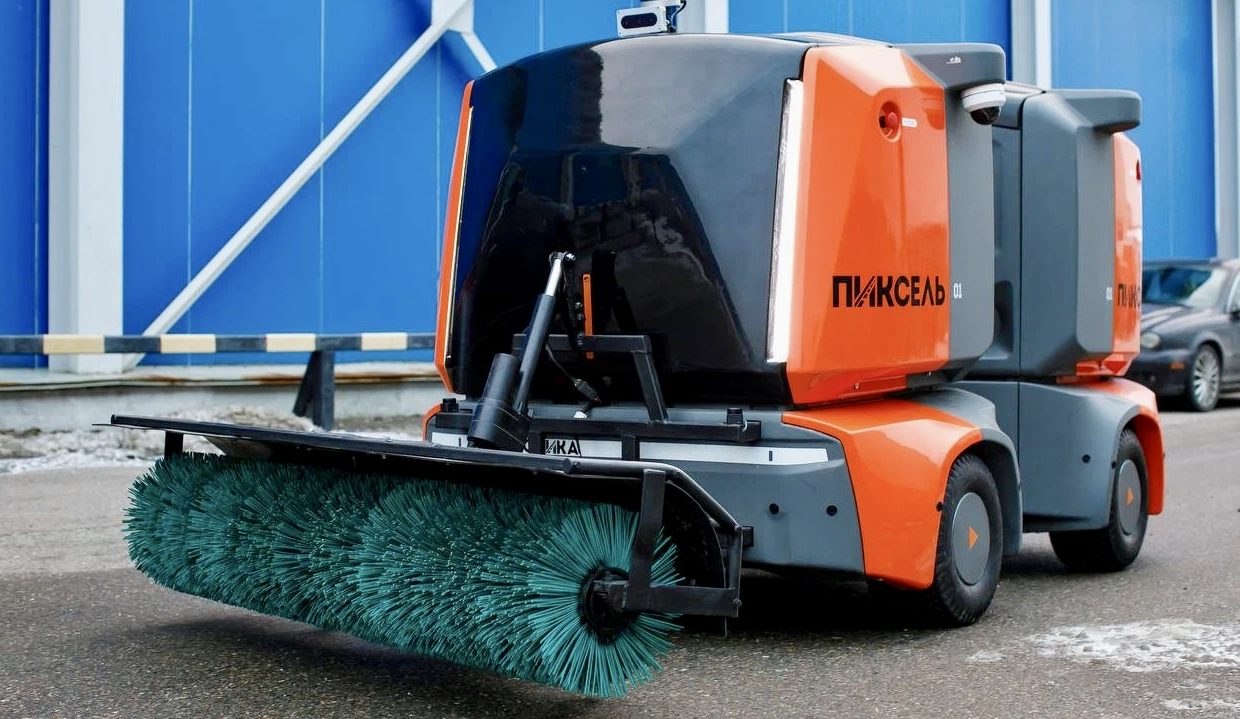 В России создали робота-уборщика «Пиксель». Чистит улицы, обучается сам