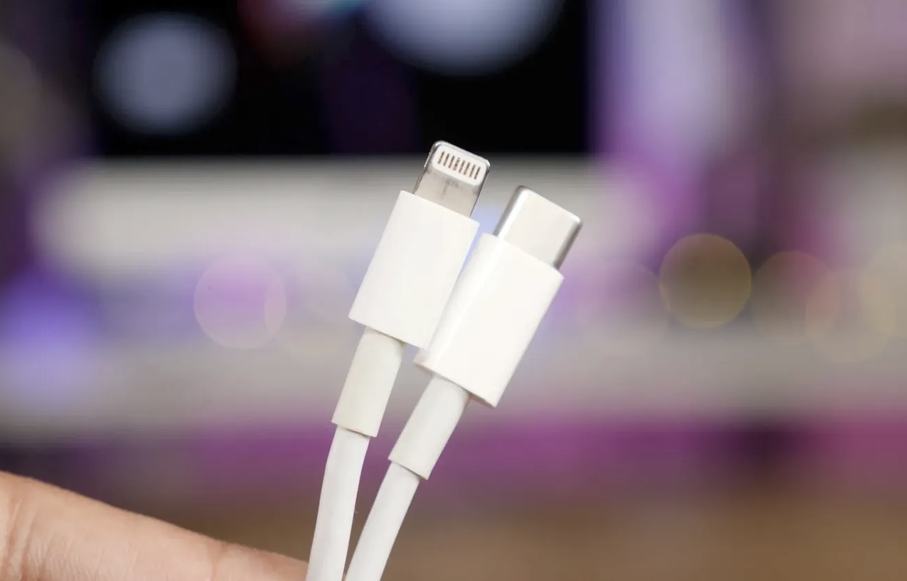 Куо: iPhone 15 будет поддерживать быструю зарядку по USB-C, но только с сертифицированными кабелями
