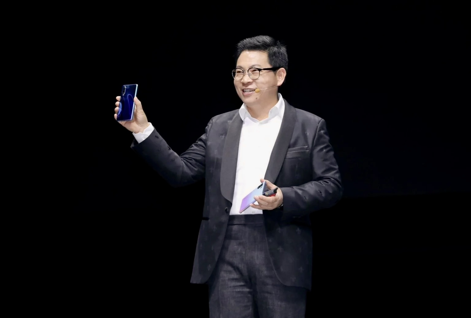 Глава Huawei заявил, что iPhone ломаются чаще, чем смартфоны Huawei