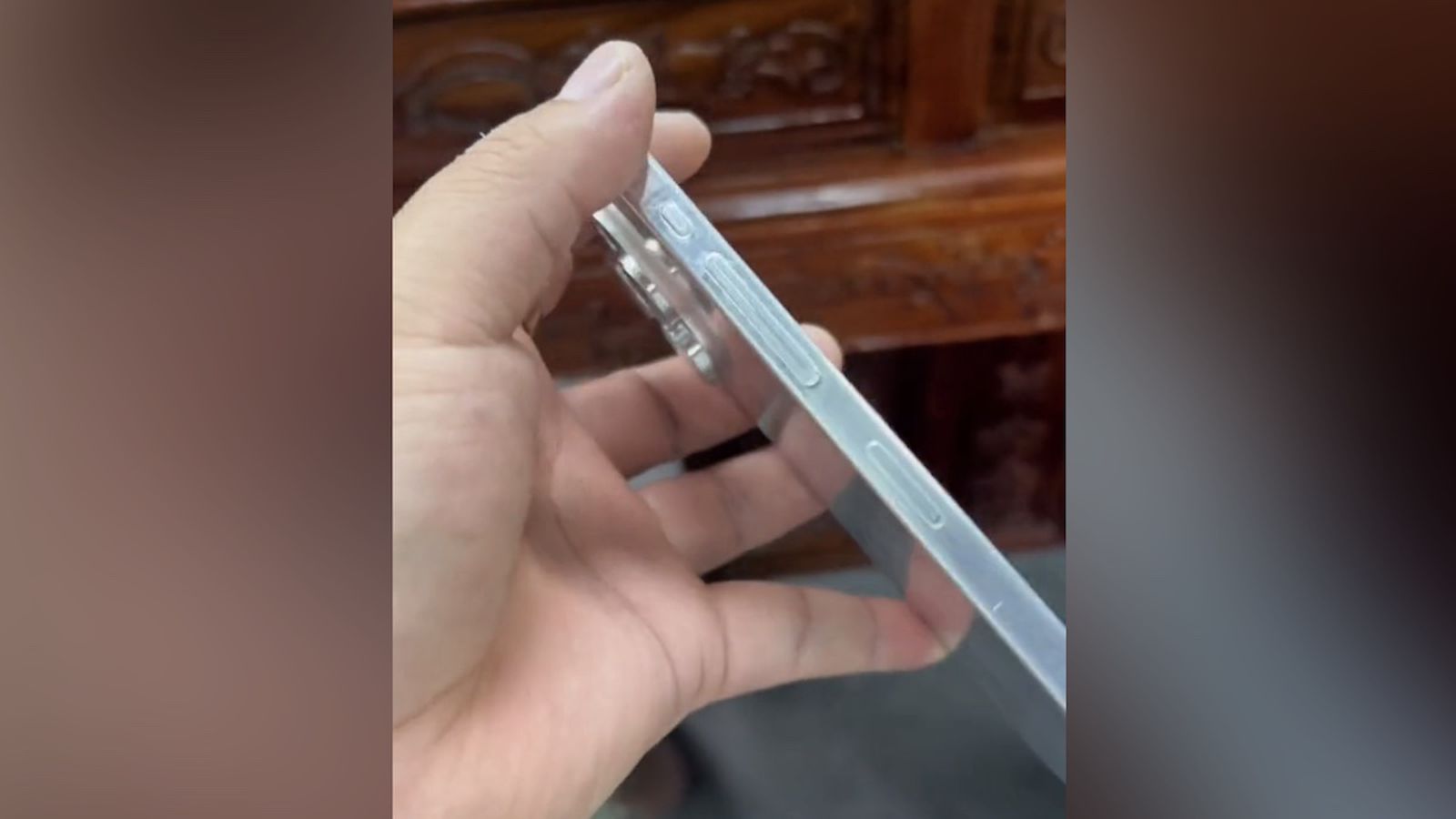 Китайцы напечатали макет iPhone 15 Pro и показали его на видео