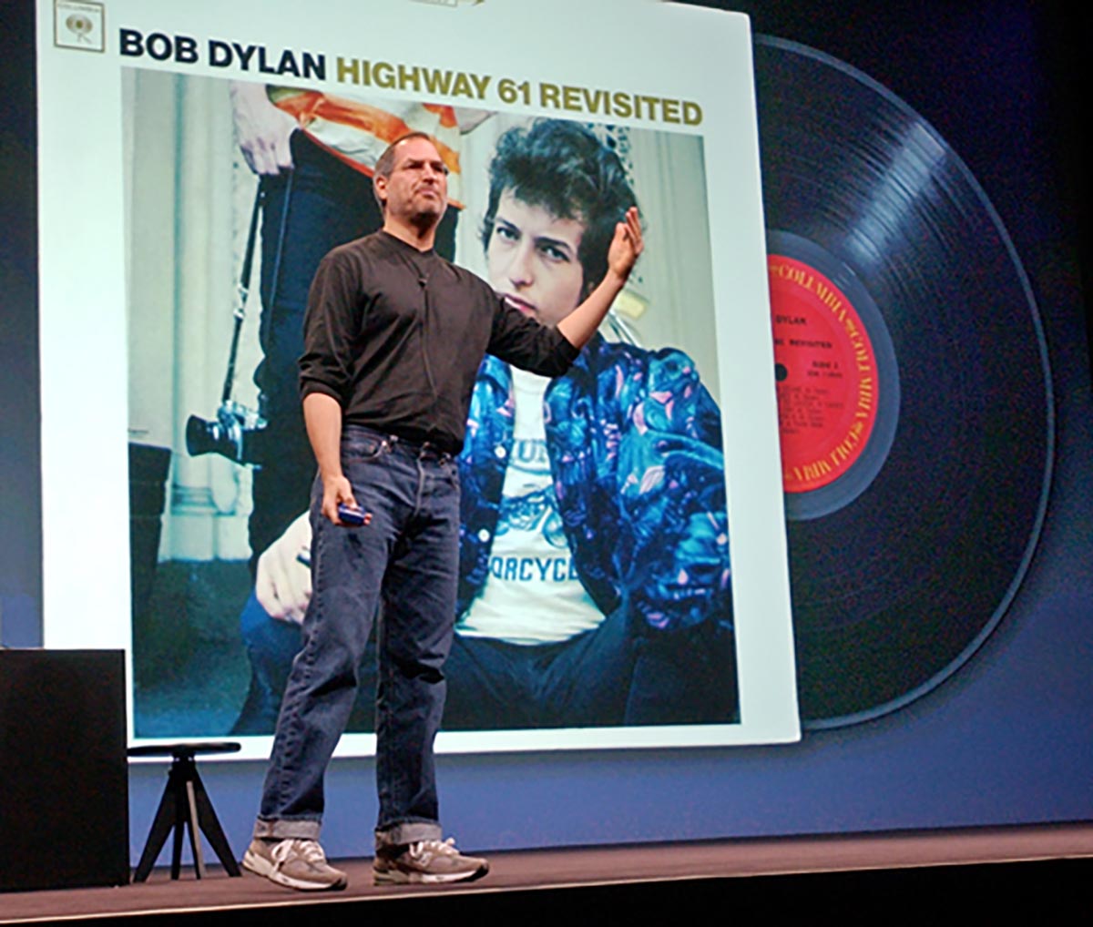 Как Apple произвела революцию в мире музыки. 20 лет назад был запущен iTunes Music Store