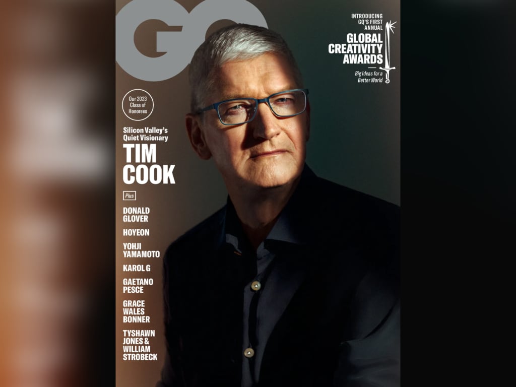 Тим Кук намекнул на скорый релиз очков Apple в интервью GQ