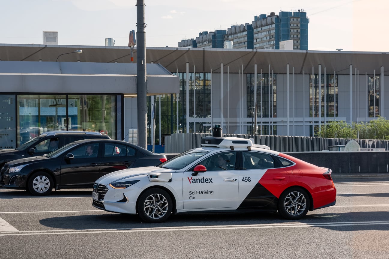 Яндекс запустил беспилотное такси в Москве. Поездка стоит 100 рублей