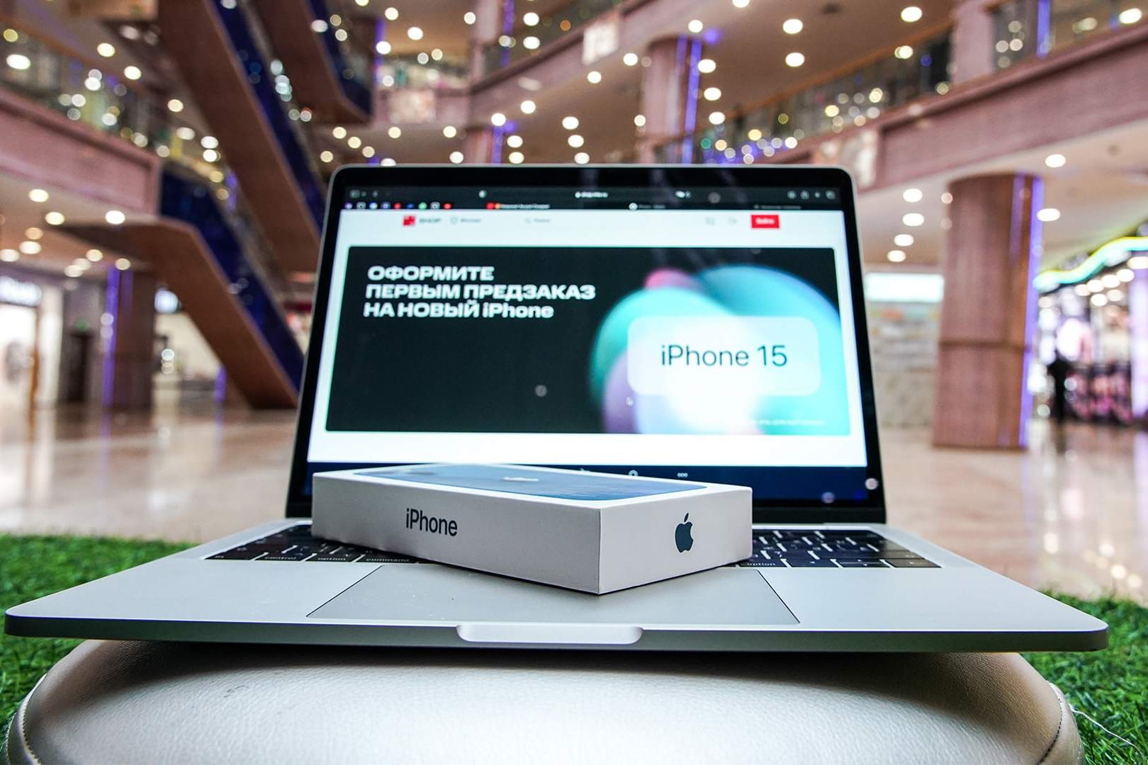 До презентации iPhone 15 ещё две недели, а на Авито уже доступны предзаказы. Цены доходят до 1 млн рублей