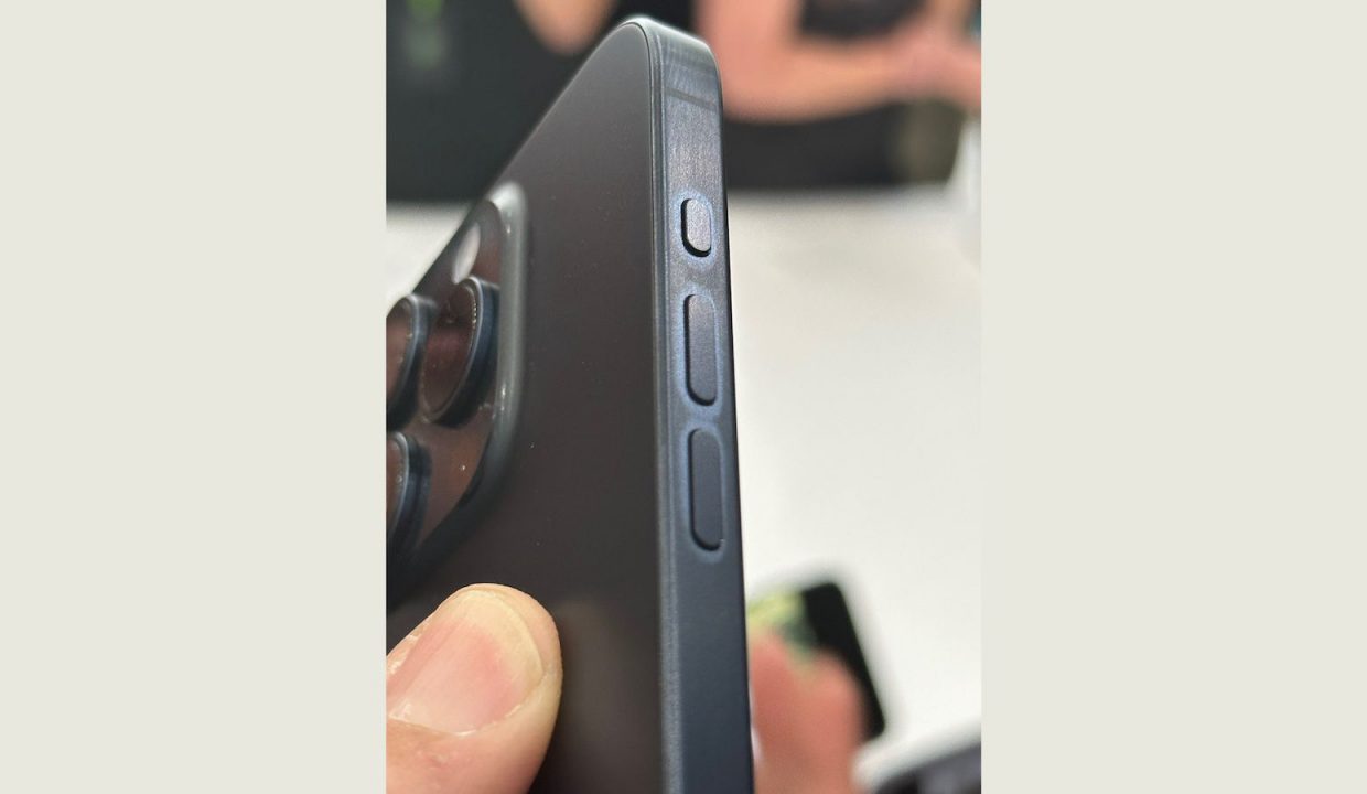 Apple предупредила, что отпечатки пальцев могут временно изменить цвет титановой рамки iPhone 15 Pro
