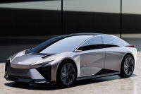 Lexus представила концепт электромобиля LF-ZC с запасом хода 1000 км, напоминающий Prius на максималках