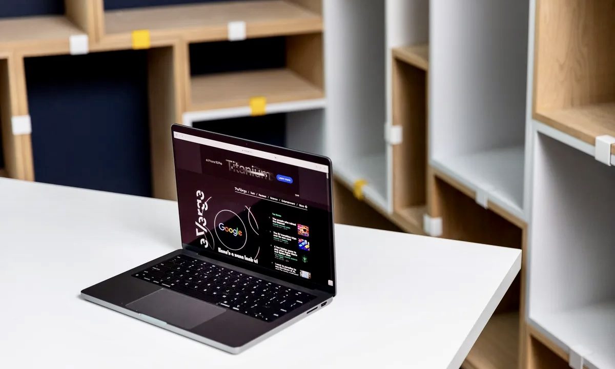 Вышли первые обзоры новых MacBook Pro. Что говорят про цвет и  процессор M3 Max