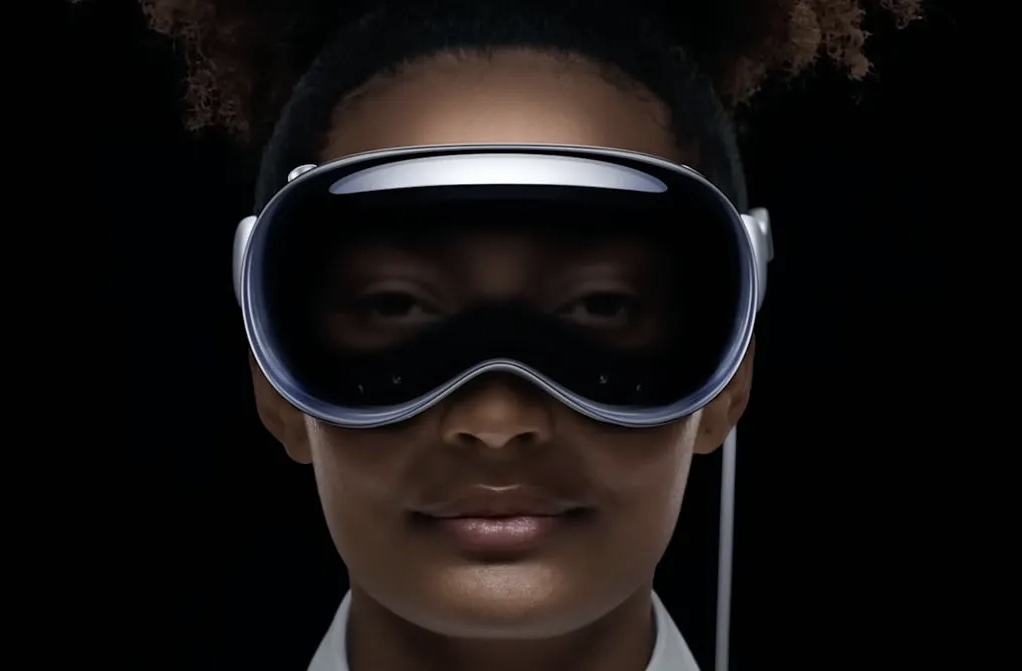 Apple начала доставлять шлемы Vision Pro в магазины. Старт продаж в феврале