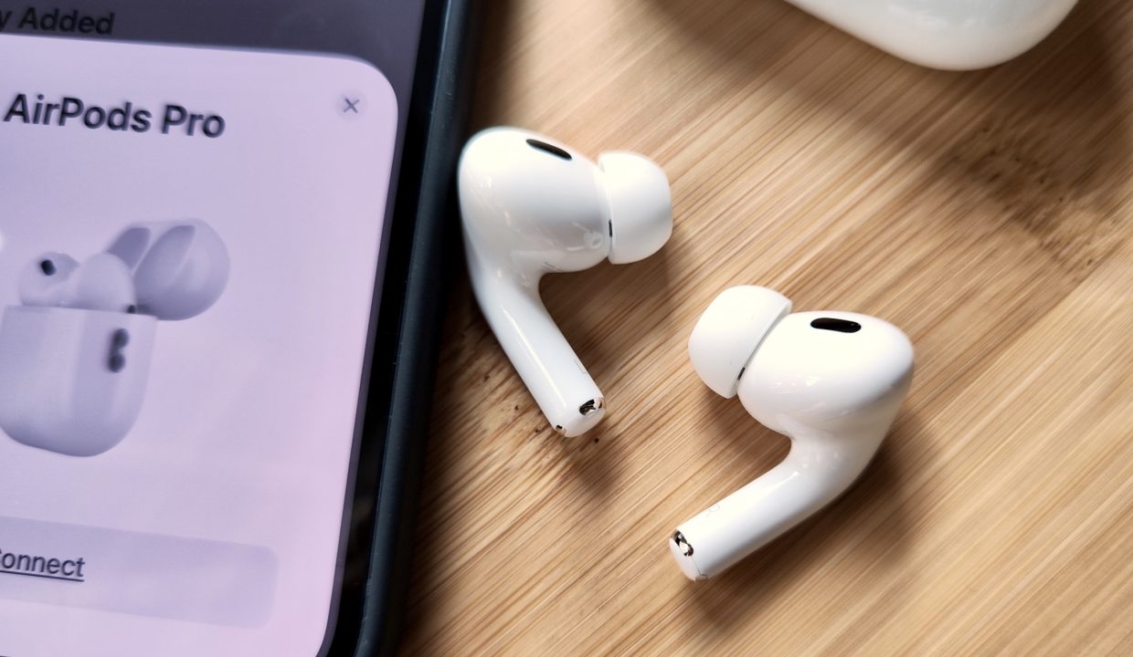 Россияне купили больше 30 млн наушников в 2023 году. AirPods в тройке лидеров