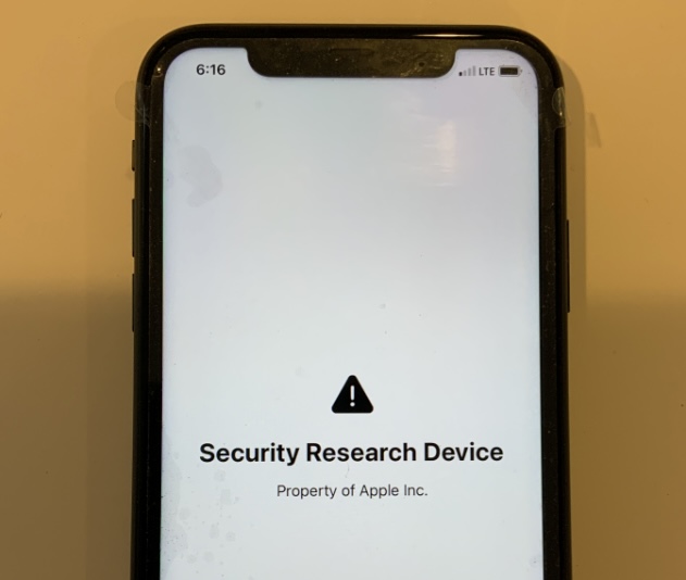 Так выглядит официально взломанный iPhone, который Apple рассылает исследователям безопасности