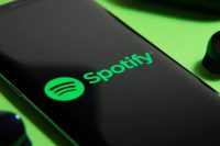 В приложении Spotify для iOS не будет встроенных покупок в ЕС