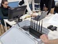 В России создали глушилку беспроводных наушников. Её протестируют на железнодорожных переездах