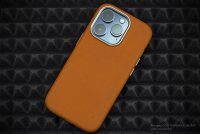 chehol-1 Нравится iPhone 17, а денег нет? Рассказываю про недорогой чехол BLUEO в шикарном оранжевом цвете