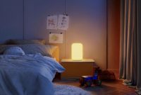 Яндекс представил много новинок для умного дома. Например, эмби-лампа с функцией светомузыки